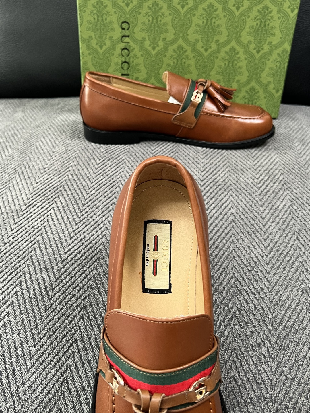 Gucci  高品质  顶级工艺品  古奇  皮鞋系列专柜同步 原厂配置，意大利进口原版牛皮，进口水染牛里 ，鞋底：原厂