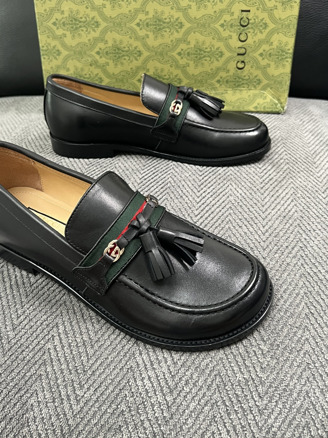 Gucci  高品质  顶级工艺品  古奇  皮鞋系列专柜同步 原厂配置，意大利进口原版牛皮，进口水染牛里 ，鞋底：原厂