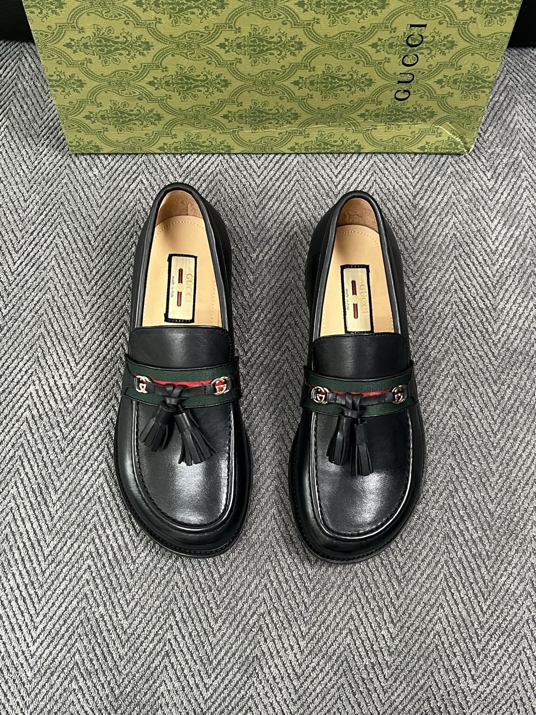 Gucci  高品质  顶级工艺品  古奇  皮鞋系列专柜同步 原厂配置，意大利进口原版牛皮，进口水染牛里 ，鞋底：原厂
