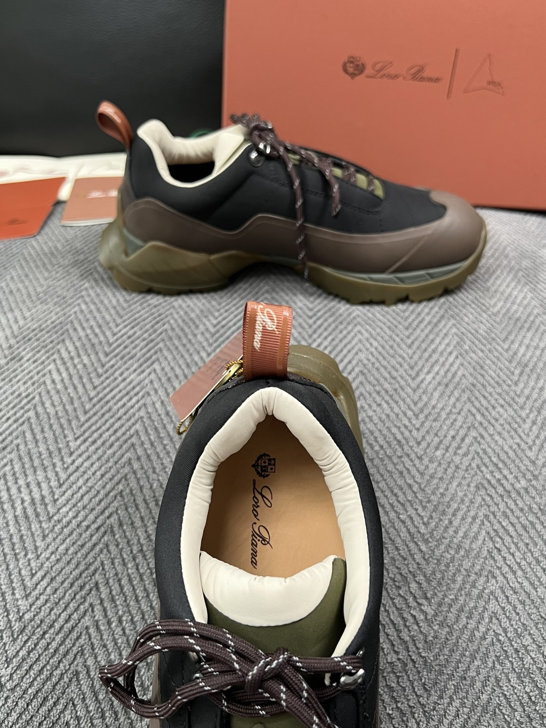 Loro Piana  高品质  顶级工艺品  诺悠翩雅  新品专柜同步原厂配置，鞋面意大利进口牛皮面料，高品质拼接工艺