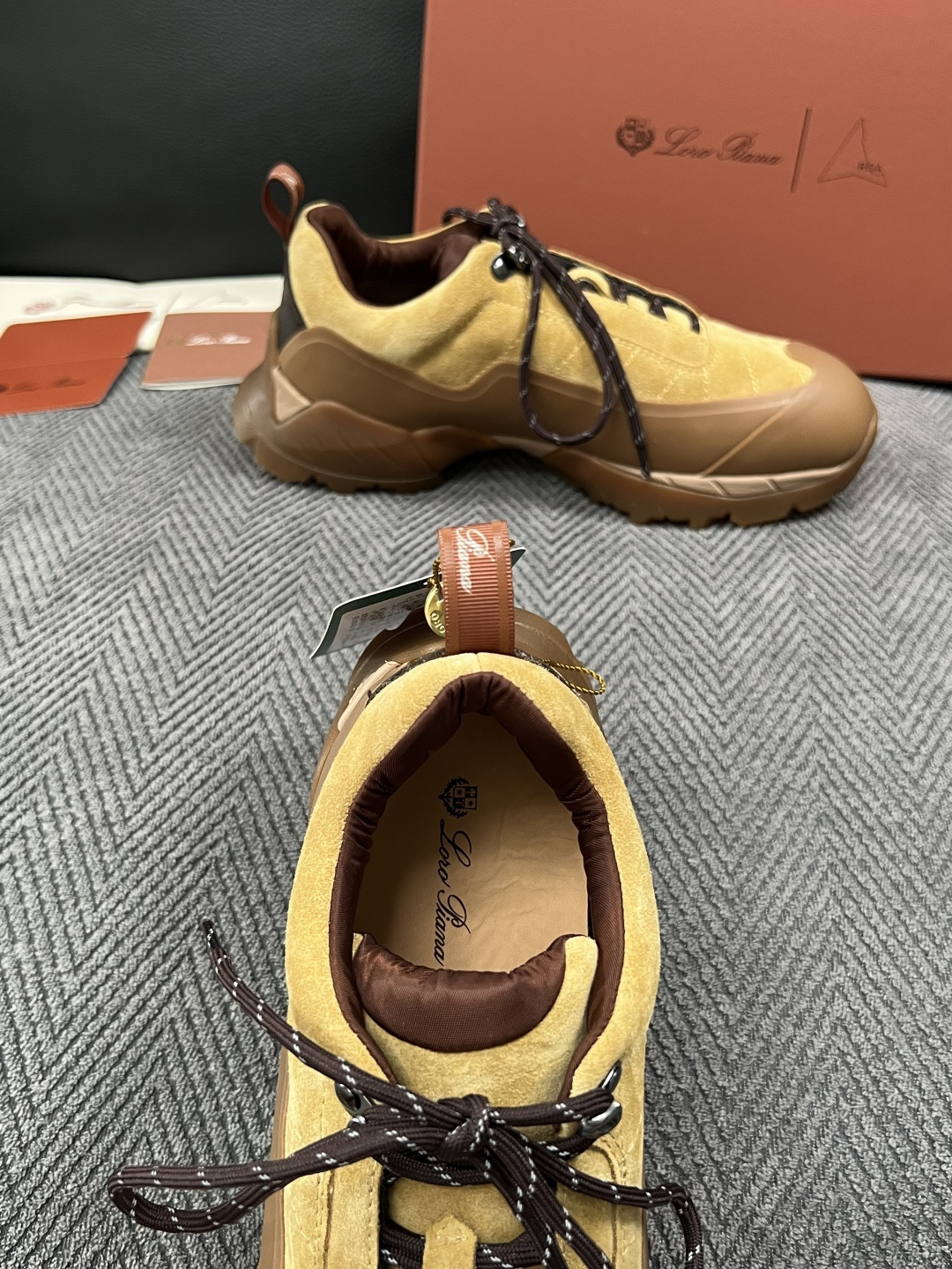 Loro Piana  高品质  顶级工艺品  诺悠翩雅  新品专柜同步原厂配置，鞋面意大利进口牛皮面料，高品质拼接工艺