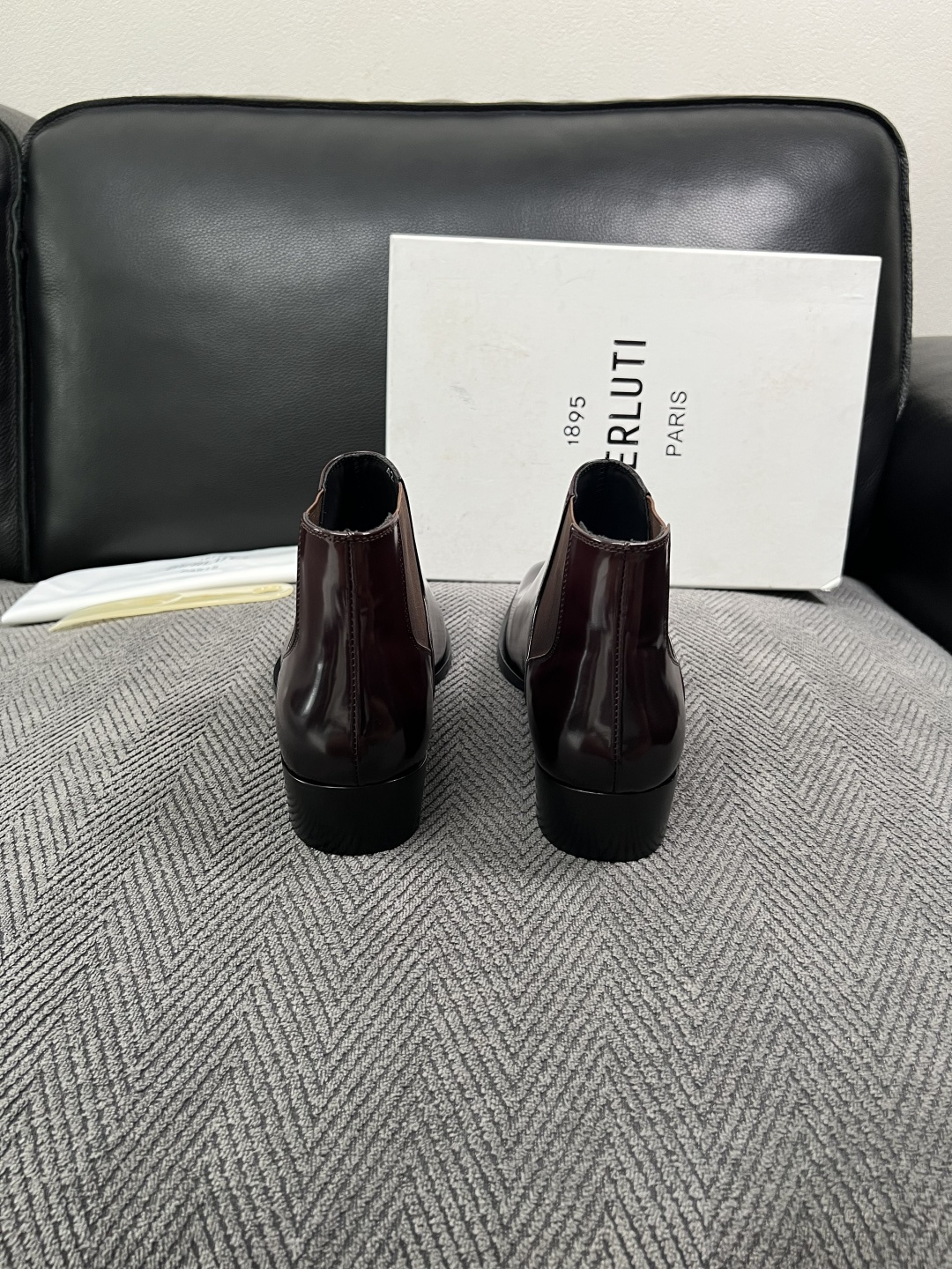 Berluti  高品质  顶级工艺品  布鲁提 靴子专柜同步发售原厂配置，意大利进口牛皮面料，全进口水染牛皮里垫，鞋底