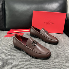 VALENTINO 高品质 顶级工艺品 华伦天奴,皮鞋专柜同步,鞋面意大利进口,高品质复杂工艺品,进口牛皮里垫柔软 VALENTINO 高品质 顶级工艺品 华伦天奴,皮鞋专柜同步,鞋面意大利进口,高品质复杂工艺品,进口牛皮里垫柔软