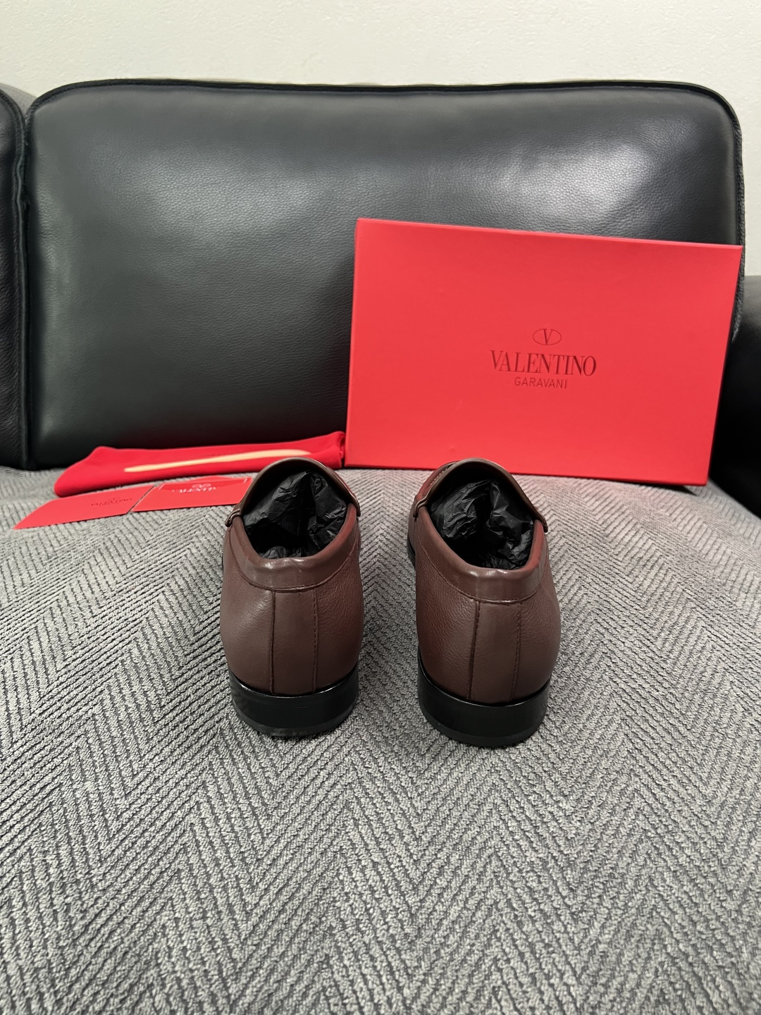 VALENTINO  高品质  顶级工艺品  华伦天奴，皮鞋专柜同步，鞋面意大利进口，高品质复杂工艺品，进口牛皮里垫柔软