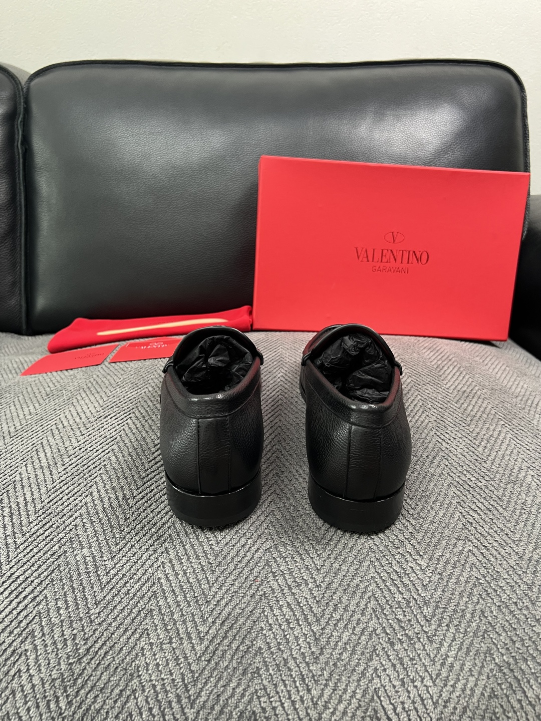 VALENTINO  高品质  顶级工艺品  华伦天奴，皮鞋专柜同步，鞋面意大利进口，高品质复杂工艺品，进口牛皮里垫柔软
