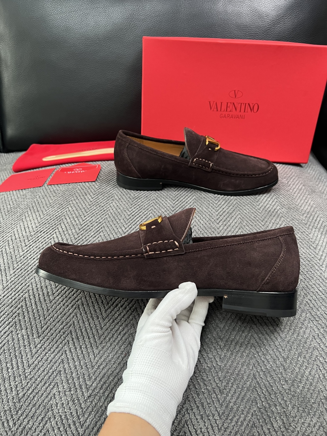 VALENTINO  高品质  顶级工艺品  华伦天奴，皮鞋专柜同步，鞋面意大利进口，高品质复杂工艺品，进口牛皮里垫柔软