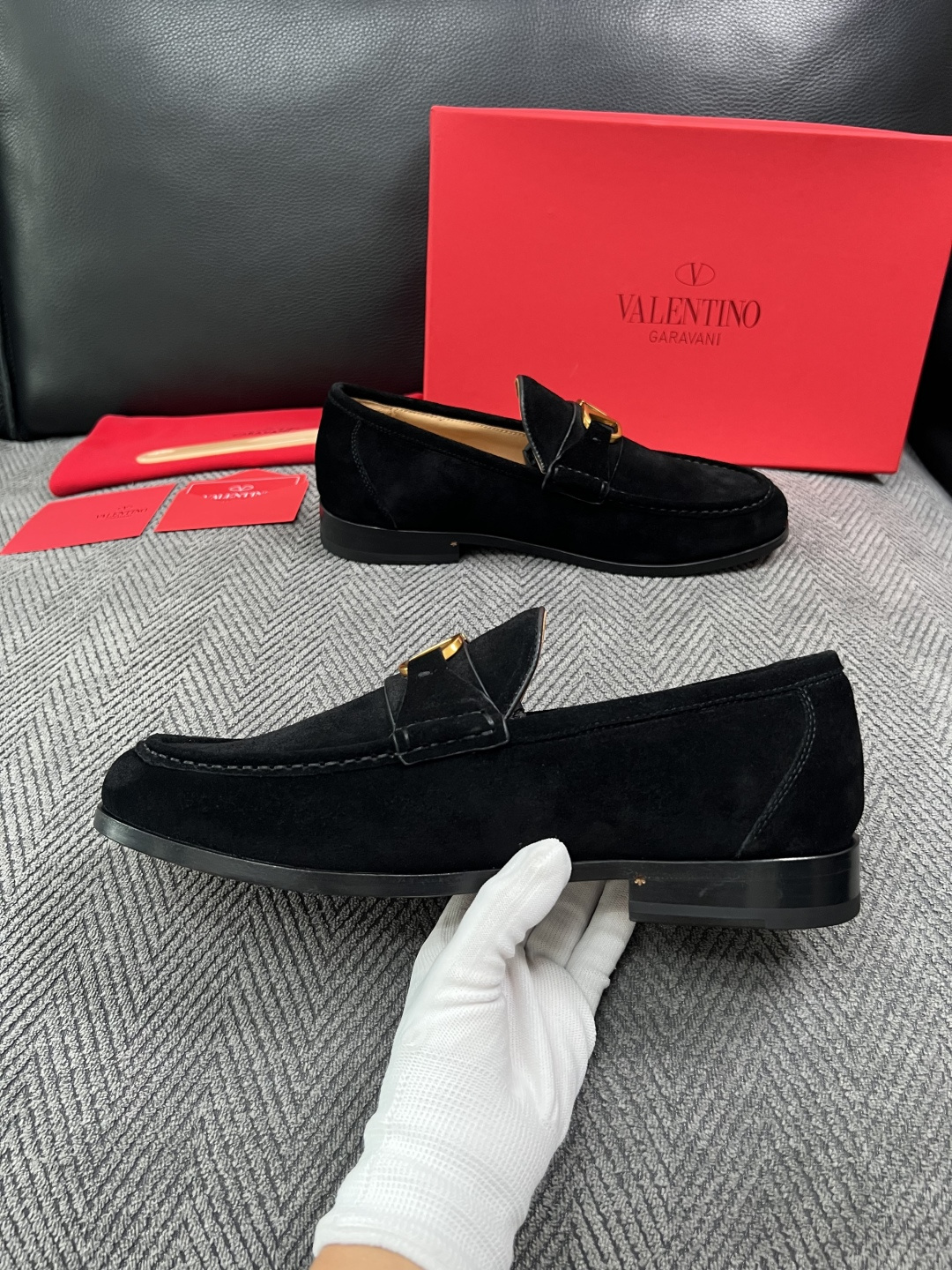 VALENTINO  高品质  顶级工艺品  华伦天奴，皮鞋专柜同步，鞋面意大利进口，高品质复杂工艺品，进口牛皮里垫柔软