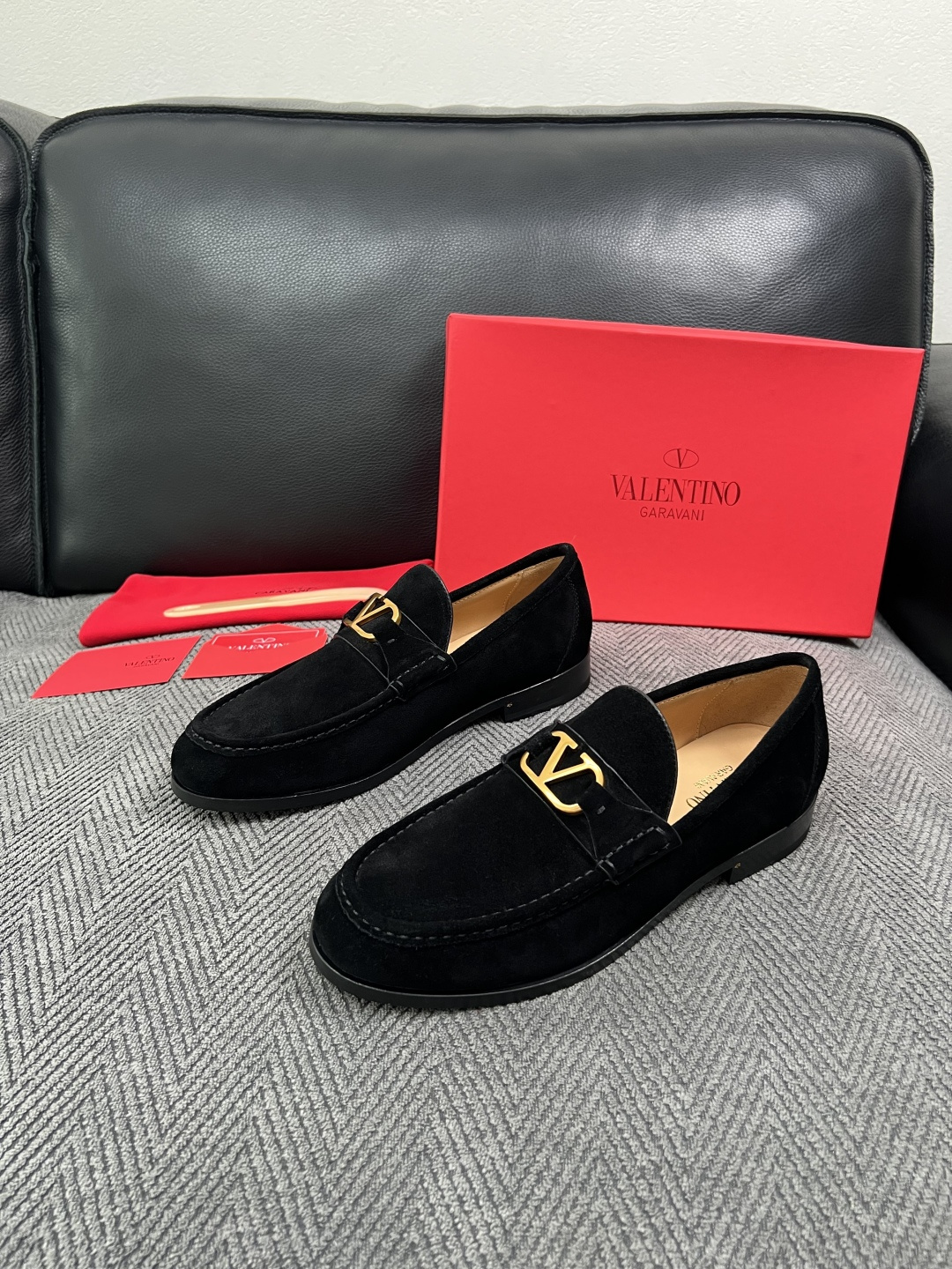 VALENTINO  高品质  顶级工艺品  华伦天奴，皮鞋专柜同步，鞋面意大利进口，高品质复杂工艺品，进口牛皮里垫柔软