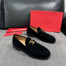 VALENTINO 高品质 顶级工艺品 华伦天奴,皮鞋专柜同步,鞋面意大利进口,高品质复杂工艺品,进口牛皮里垫柔软 VALENTINO 高品质 顶级工艺品 华伦天奴,皮鞋专柜同步,鞋面意大利进口,高品质复杂工艺品,进口牛皮里垫柔软