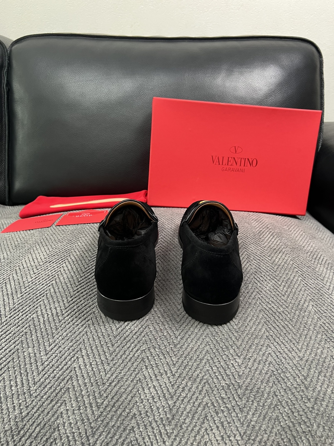 VALENTINO  高品质  顶级工艺品  华伦天奴，皮鞋专柜同步，鞋面意大利进口，高品质复杂工艺品，进口牛皮里垫柔软