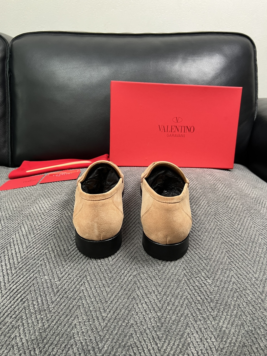 VALENTINO  高品质  顶级工艺品  华伦天奴，皮鞋专柜同步，鞋面意大利进口，高品质复杂工艺品，进口牛皮里垫柔软