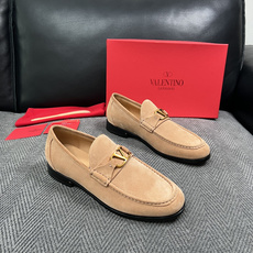 VALENTINO 高品质 顶级工艺品 华伦天奴,皮鞋专柜同步,鞋面意大利进口,高品质复杂工艺品,进口牛皮里垫柔软 VALENTINO 高品质 顶级工艺品 华伦天奴,皮鞋专柜同步,鞋面意大利进口,高品质复杂工艺品,进口牛皮里垫柔软