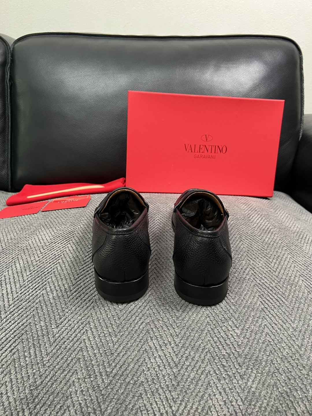 VALENTINO  高品质  顶级工艺品  华伦天奴，皮鞋专柜同步，鞋面意大利进口，高品质复杂工艺品，进口牛皮里垫柔软