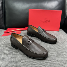VALENTINO 高品质 顶级工艺品 华伦天奴,皮鞋专柜同步,鞋面意大利进口,高品质复杂工艺品,进口牛皮里垫柔软 VALENTINO 高品质 顶级工艺品 华伦天奴,皮鞋专柜同步,鞋面意大利进口,高品质复杂工艺品,进口牛皮里垫柔软