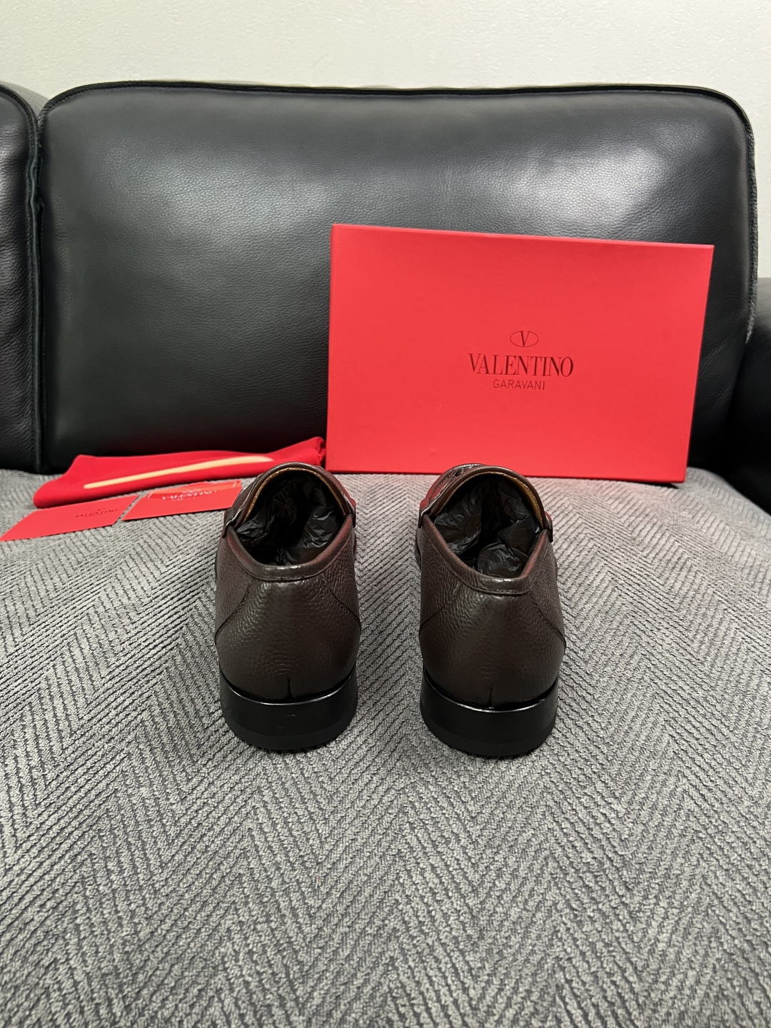VALENTINO  高品质  顶级工艺品  华伦天奴，皮鞋专柜同步，鞋面意大利进口，高品质复杂工艺品，进口牛皮里垫柔软