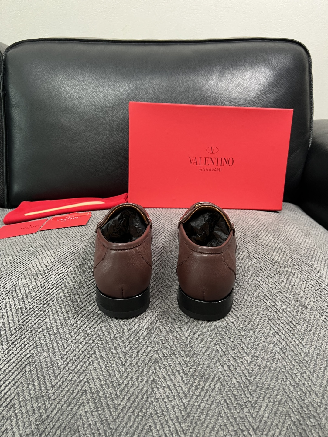 VALENTINO  高品质  顶级工艺品  华伦天奴，皮鞋专柜同步，鞋面意大利进口，高品质复杂工艺品，进口牛皮里垫柔软