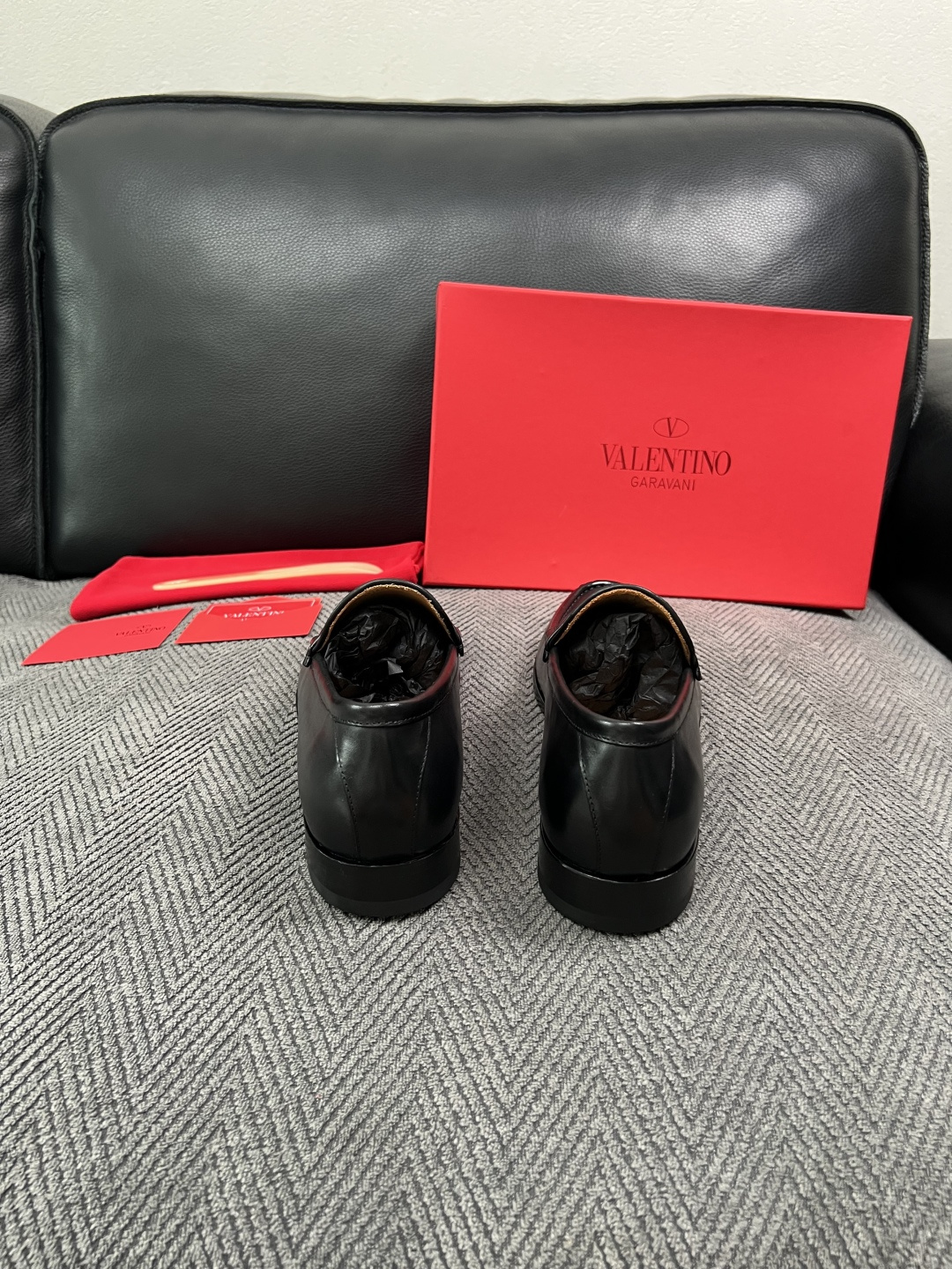 VALENTINO  高品质  顶级工艺品  华伦天奴，皮鞋专柜同步，鞋面意大利进口，高品质复杂工艺品，进口牛皮里垫柔软