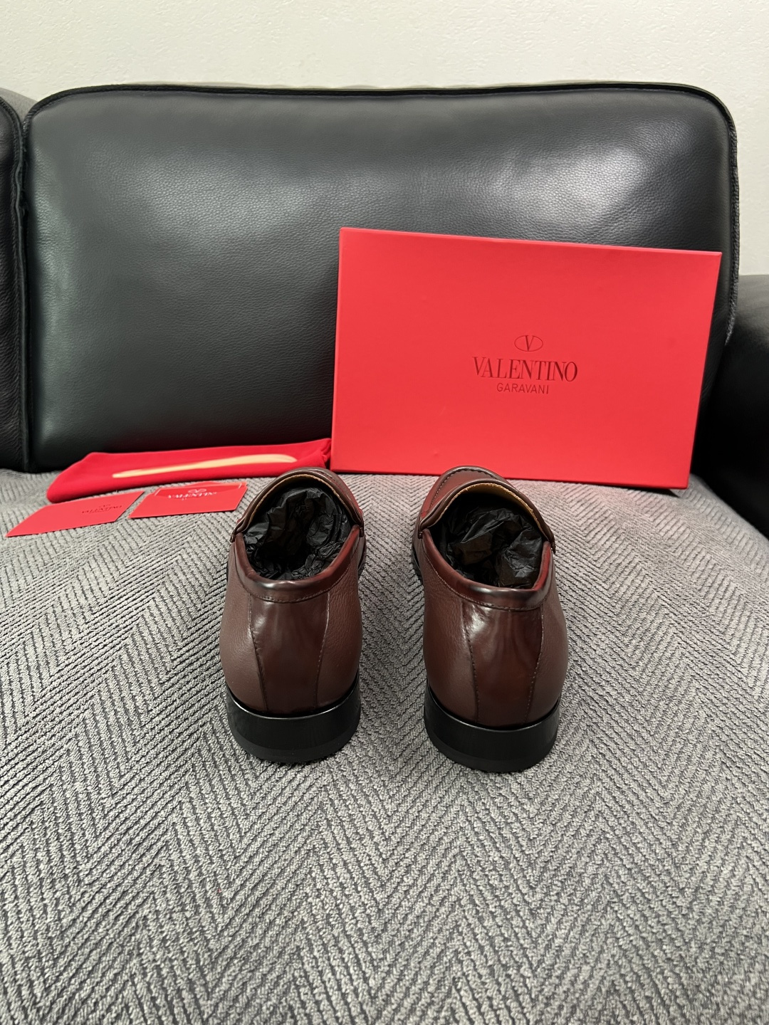 VALENTINO  高品质  顶级工艺品  华伦天奴，皮鞋专柜同步，鞋面意大利进口，高品质复杂工艺品，进口牛皮里垫柔软