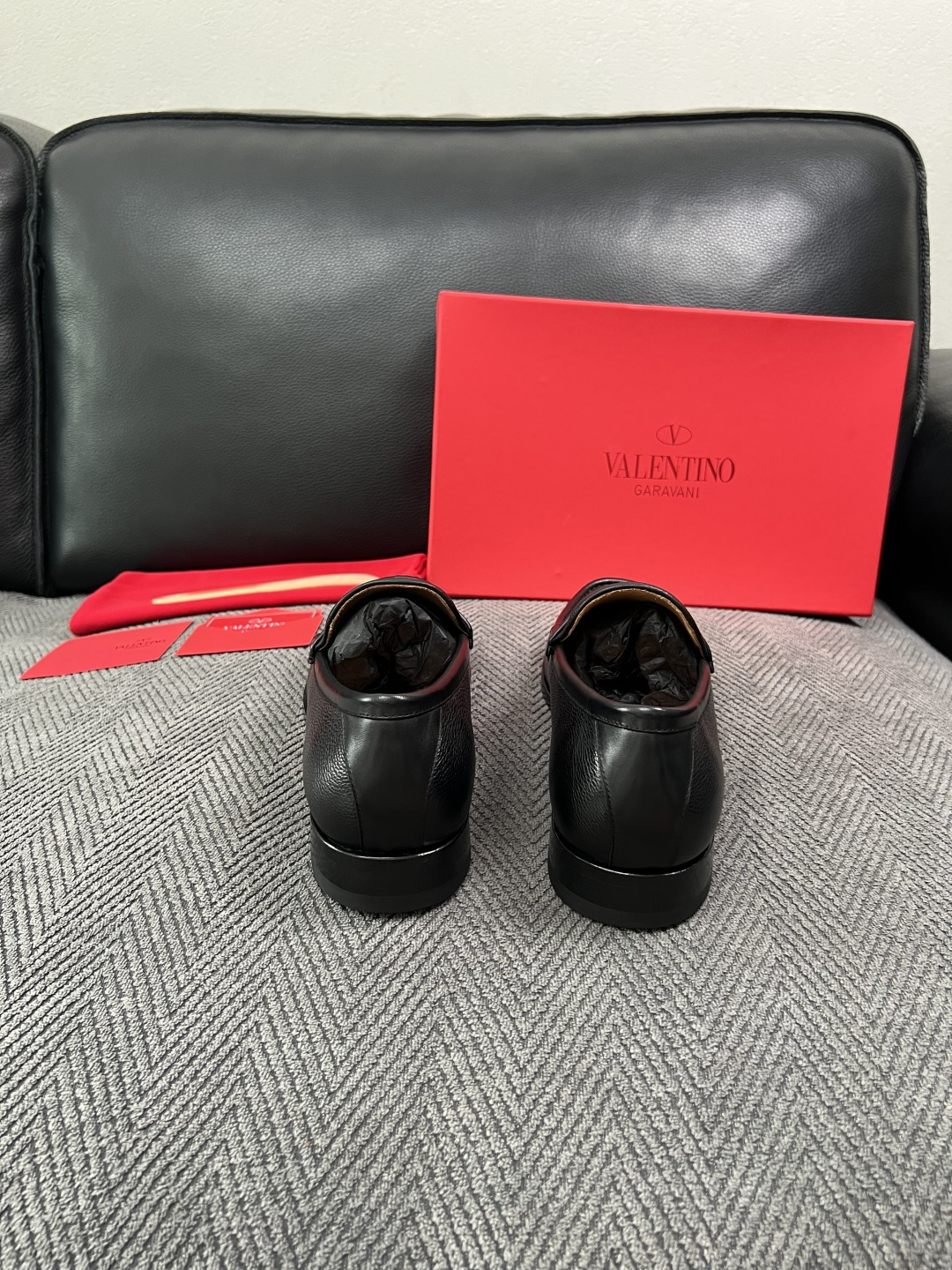 VALENTINO  高品质  顶级工艺品  华伦天奴，皮鞋专柜同步，鞋面意大利进口，高品质复杂工艺品，进口牛皮里垫柔软