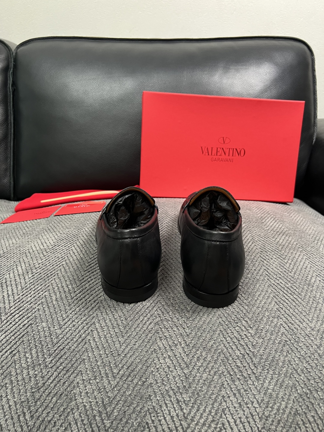 VALENTINO  高品质  顶级工艺品  华伦天奴，皮鞋专柜同步，鞋面意大利进口，高品质复杂工艺品，进口牛皮里垫柔软