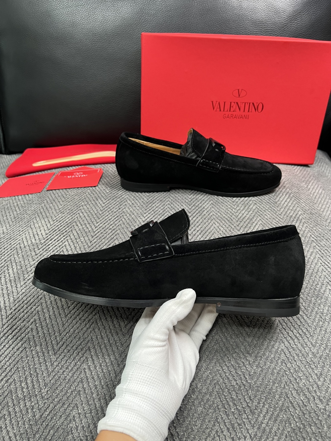 VALENTINO  高品质  顶级工艺品  华伦天奴，皮鞋专柜同步，鞋面意大利进口，高品质复杂工艺品，进口牛皮里垫柔软