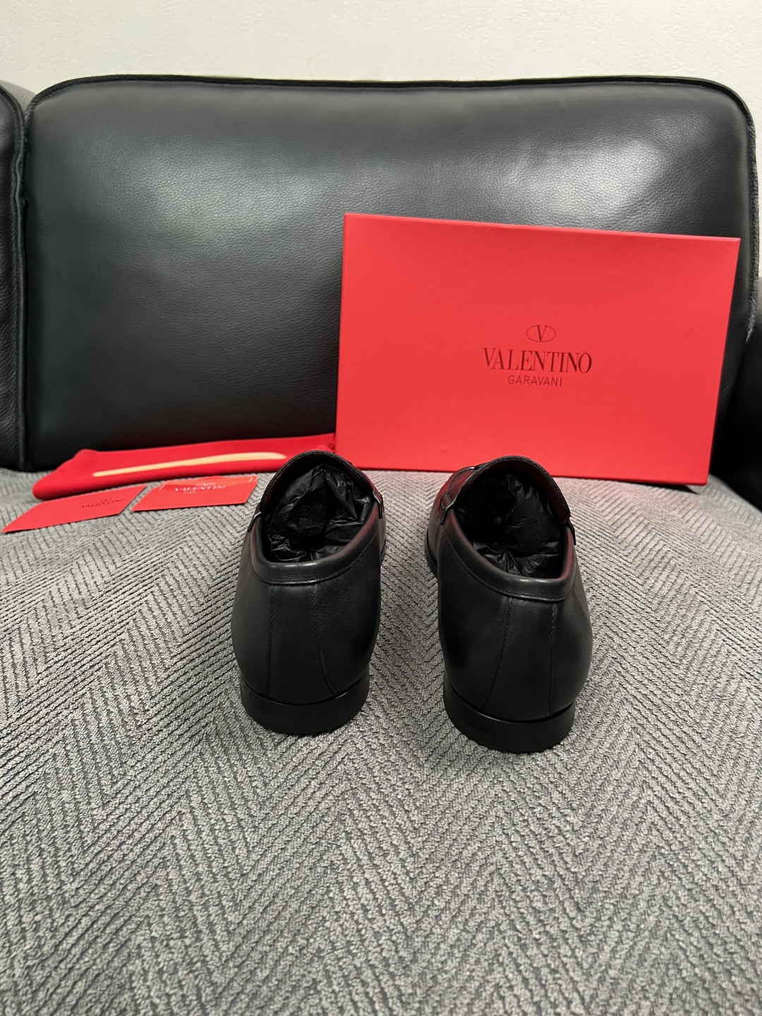 VALENTINO  高品质  顶级工艺品  华伦天奴，皮鞋专柜同步，鞋面意大利进口，高品质复杂工艺品，进口牛皮里垫柔软