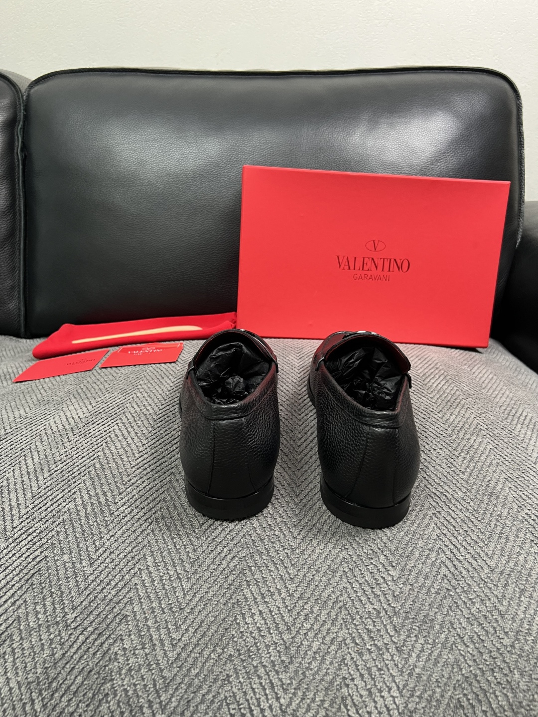 VALENTINO  高品质  顶级工艺品  华伦天奴，皮鞋专柜同步，鞋面意大利进口，高品质复杂工艺品，进口牛皮里垫柔软