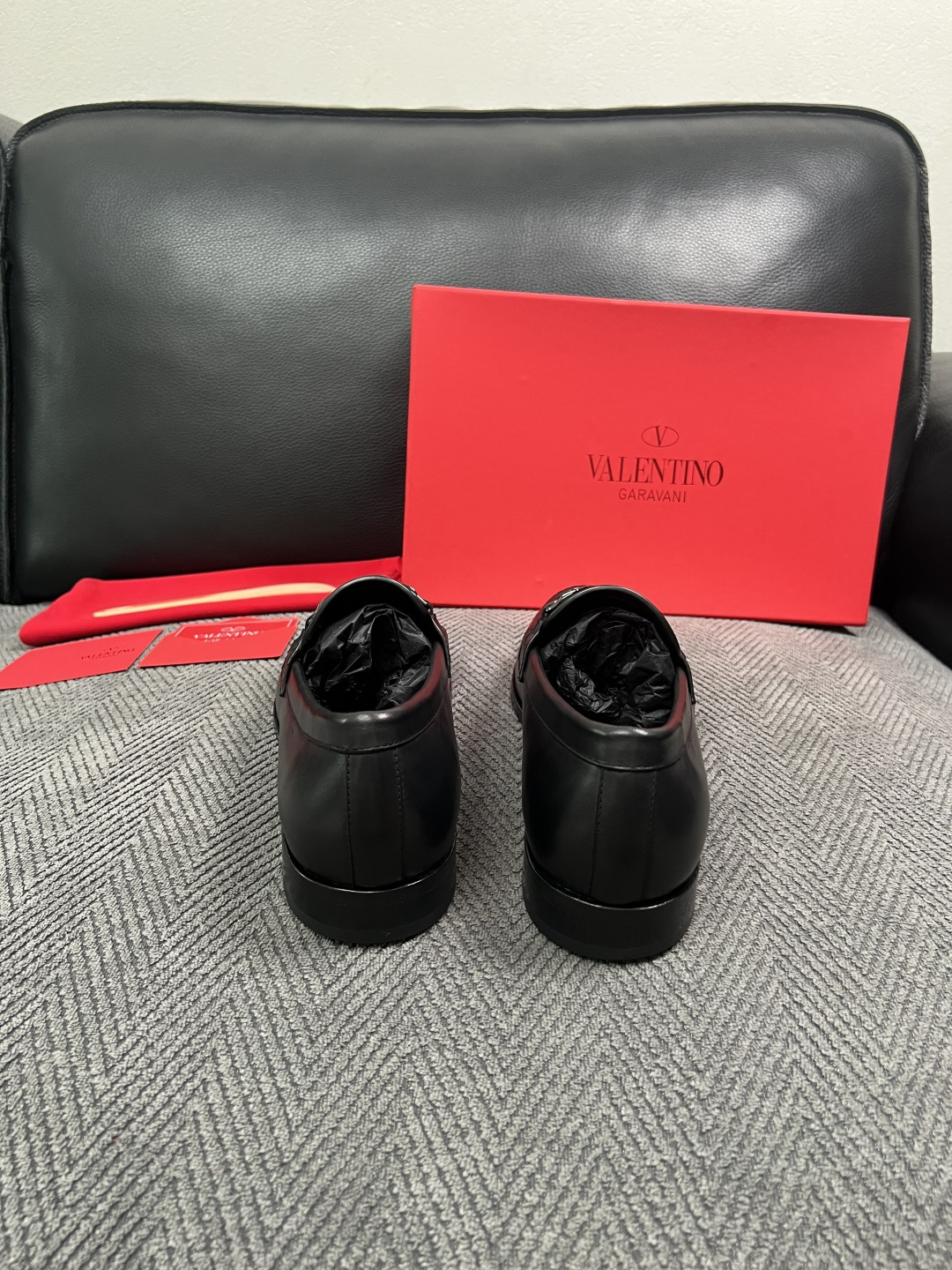 VALENTINO  高品质  顶级工艺品  华伦天奴，皮鞋专柜同步，鞋面意大利进口，高品质复杂工艺品，进口牛皮里垫柔软