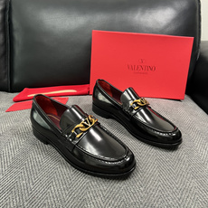 VALENTINO 高品质 顶级工艺品 华伦天奴,皮鞋专柜同步,鞋面意大利进口,高品质复杂工艺品,进口牛皮里垫柔软 VALENTINO 高品质 顶级工艺品 华伦天奴,皮鞋专柜同步,鞋面意大利进口,高品质复杂工艺品,进口牛皮里垫柔软