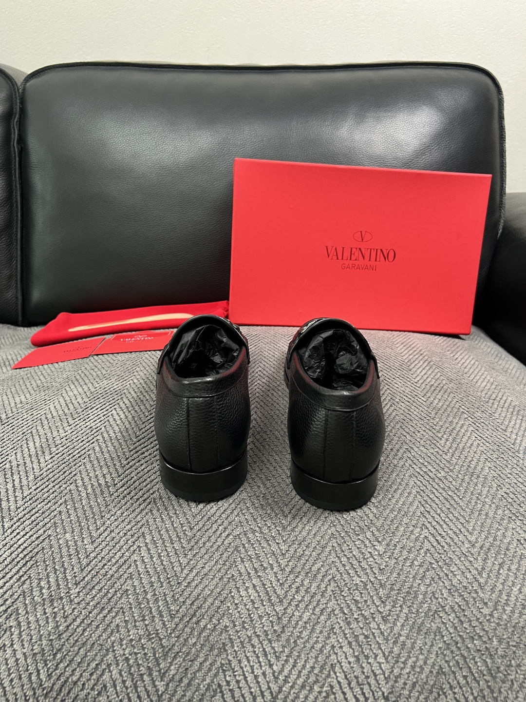 VALENTINO  高品质  顶级工艺品  华伦天奴，皮鞋专柜同步，鞋面意大利进口，高品质复杂工艺品，进口牛皮里垫柔软