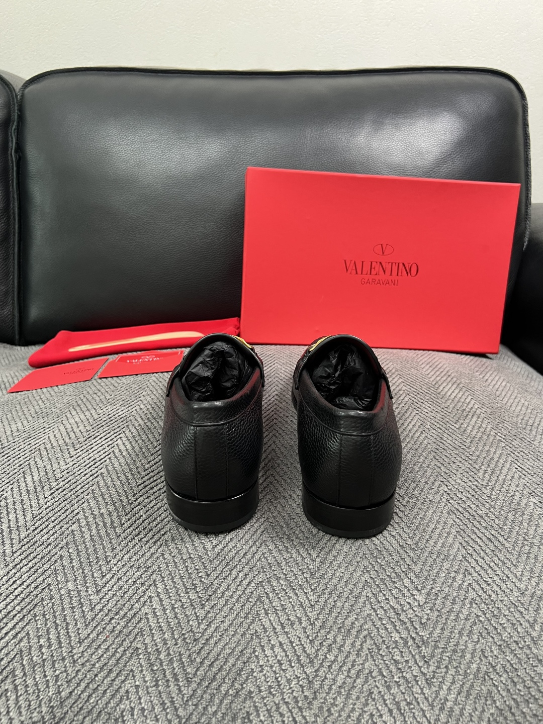 VALENTINO  高品质  顶级工艺品  华伦天奴，皮鞋专柜同步，鞋面意大利进口，高品质复杂工艺品，进口牛皮里垫柔软