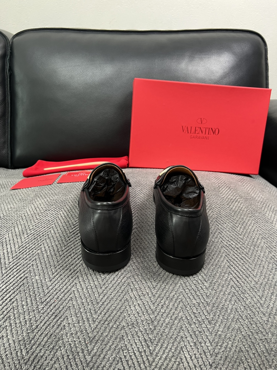 VALENTINO  高品质  顶级工艺品  华伦天奴，皮鞋专柜同步，鞋面意大利进口，高品质复杂工艺品，进口牛皮里垫柔软