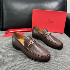 VALENTINO 高品质 顶级工艺品 华伦天奴,皮鞋专柜同步,鞋面意大利进口,高品质复杂工艺品,进口牛皮里垫柔软 VALENTINO 高品质 顶级工艺品 华伦天奴,皮鞋专柜同步,鞋面意大利进口,高品质复杂工艺品,进口牛皮里垫柔软