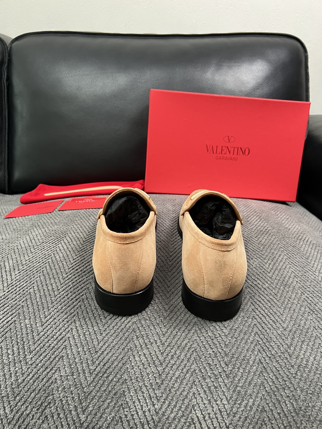 VALENTINO  高品质  顶级工艺品  华伦天奴，皮鞋专柜同步，鞋面意大利进口，高品质复杂工艺品，进口牛皮里垫柔软