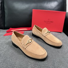 VALENTINO 高品质 顶级工艺品 华伦天奴,皮鞋专柜同步,鞋面意大利进口,高品质复杂工艺品,进口牛皮里垫柔软 VALENTINO 高品质 顶级工艺品 华伦天奴,皮鞋专柜同步,鞋面意大利进口,高品质复杂工艺品,进口牛皮里垫柔软