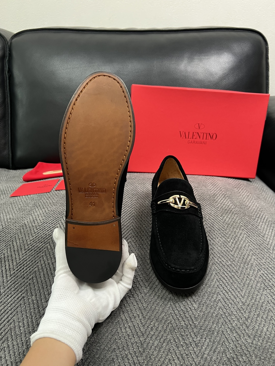 VALENTINO  高品质  顶级工艺品  华伦天奴，皮鞋专柜同步，鞋面意大利进口，高品质复杂工艺品，进口牛皮里垫柔软