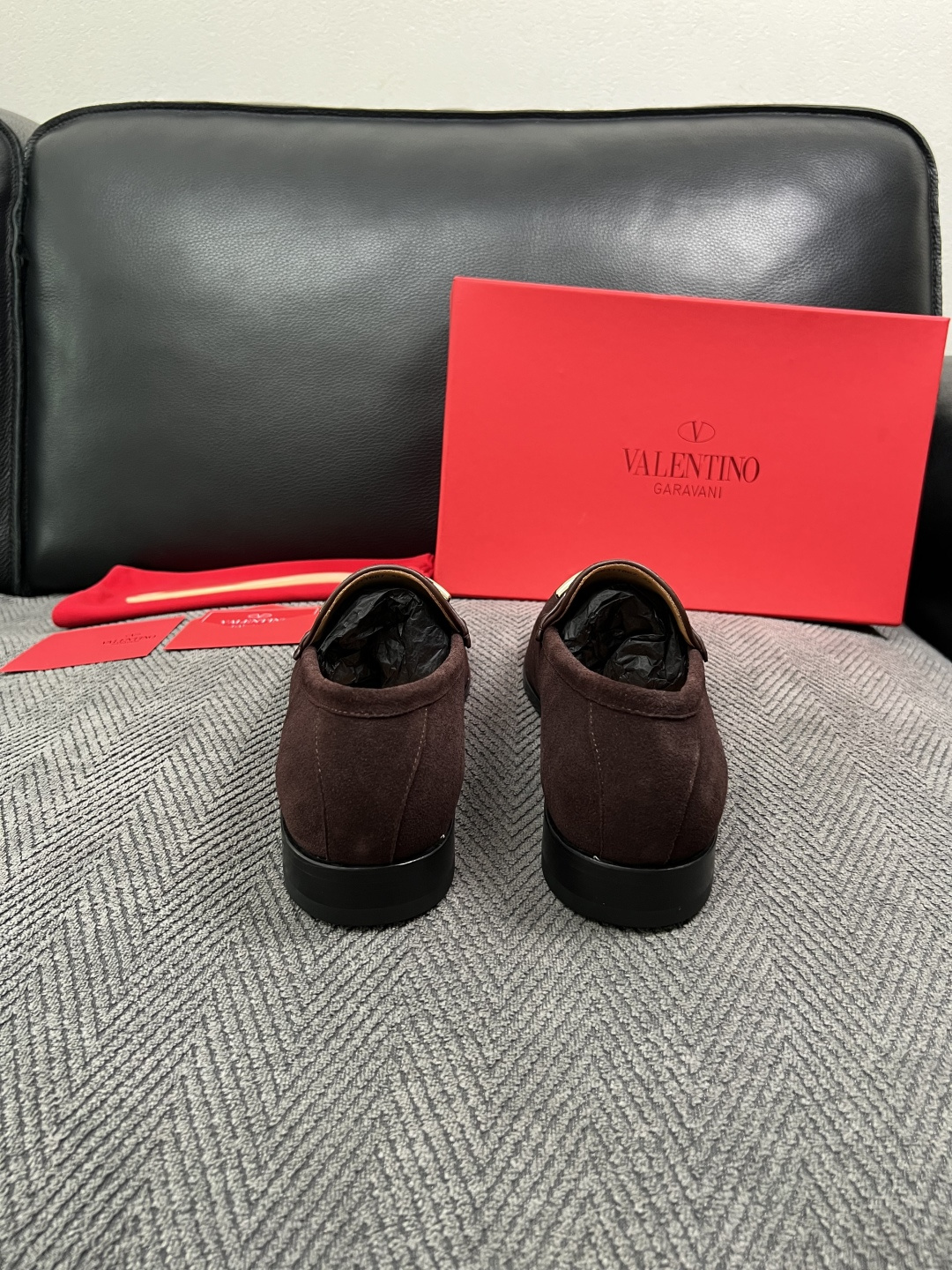 VALENTINO  高品质  顶级工艺品  华伦天奴，皮鞋专柜同步，鞋面意大利进口，高品质复杂工艺品，进口牛皮里垫柔软