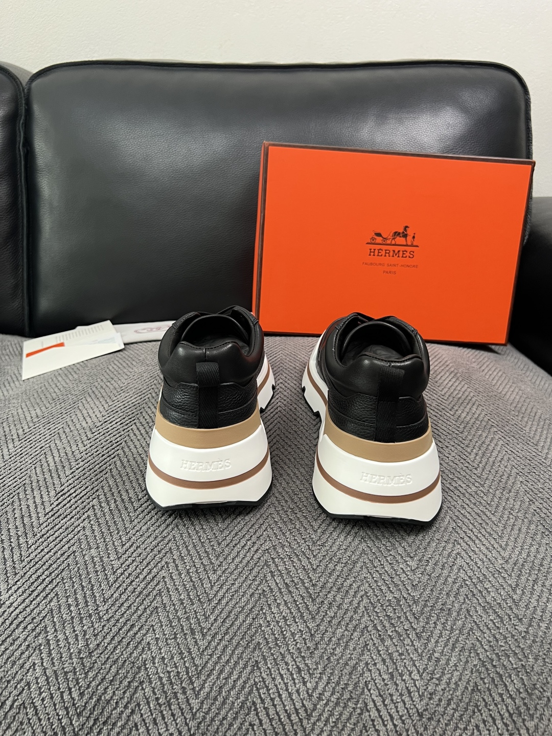 Hermes  高品质  顶级工艺品  爱马仕 专柜同步发售原厂配置，意大利进口原版牛皮面料，高品质拼接工艺，全进口水染