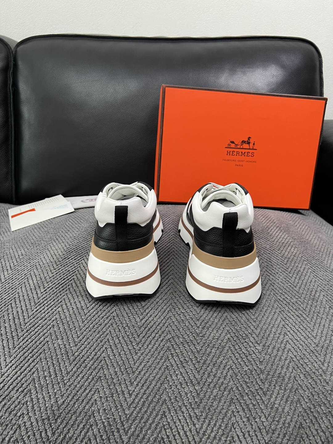 Hermes  高品质  顶级工艺品  爱马仕 专柜同步发售原厂配置，意大利进口原版牛皮面料，高品质拼接工艺，全进口水染