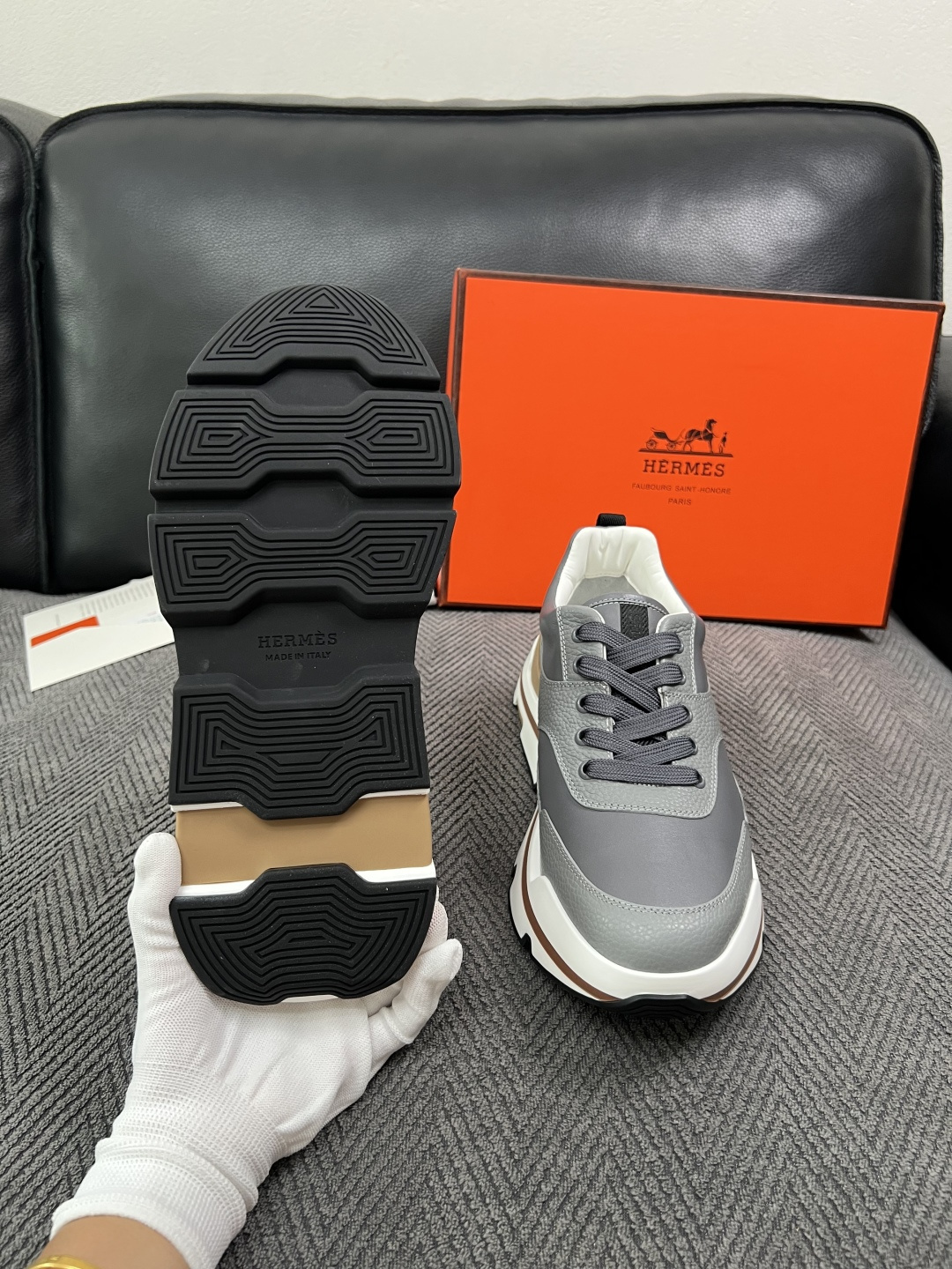 Hermes  高品质  顶级工艺品  爱马仕 专柜同步发售原厂配置，意大利进口原版牛皮面料，高品质拼接工艺，全进口水染