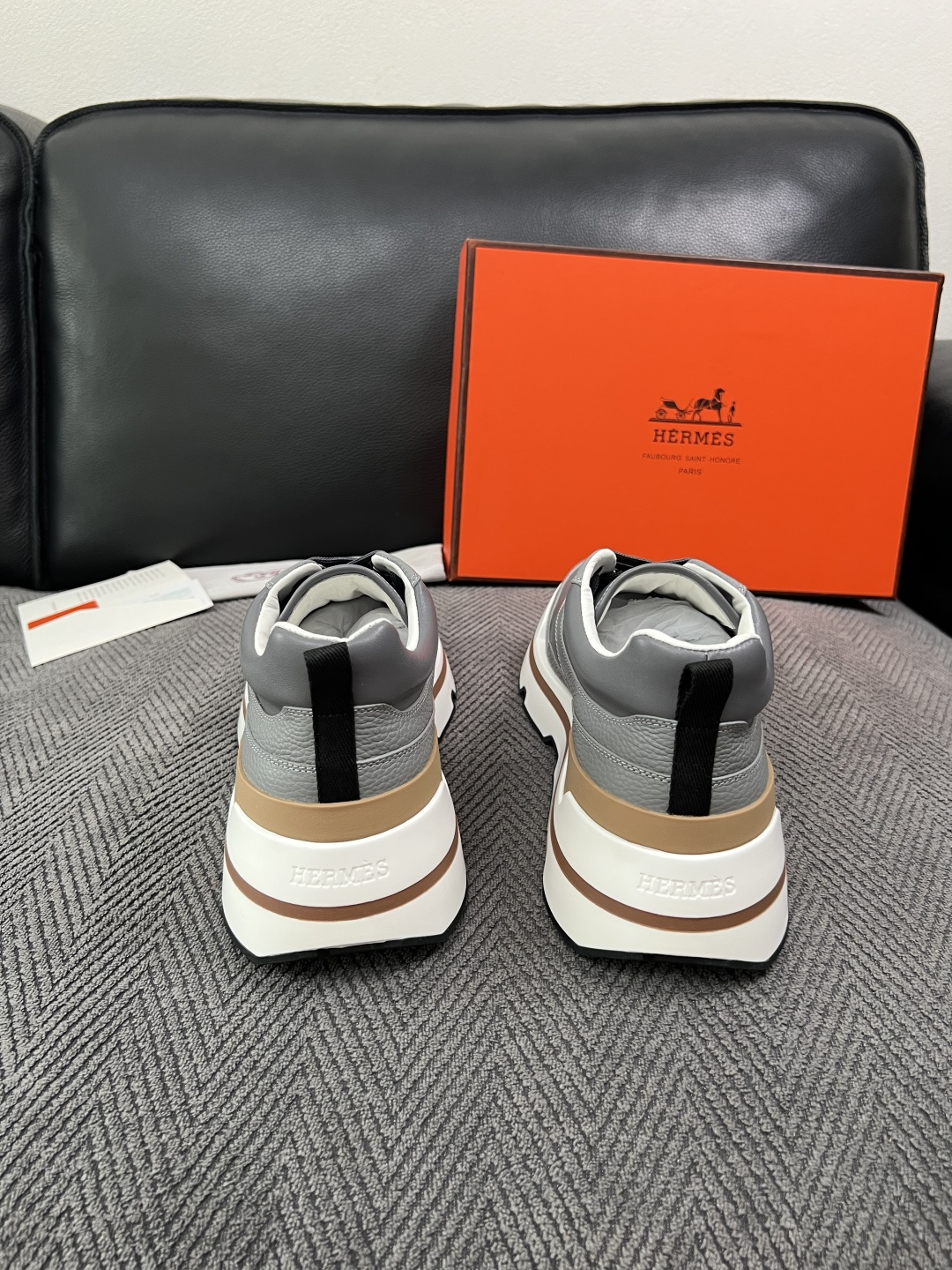 Hermes  高品质  顶级工艺品  爱马仕 专柜同步发售原厂配置，意大利进口原版牛皮面料，高品质拼接工艺，全进口水染