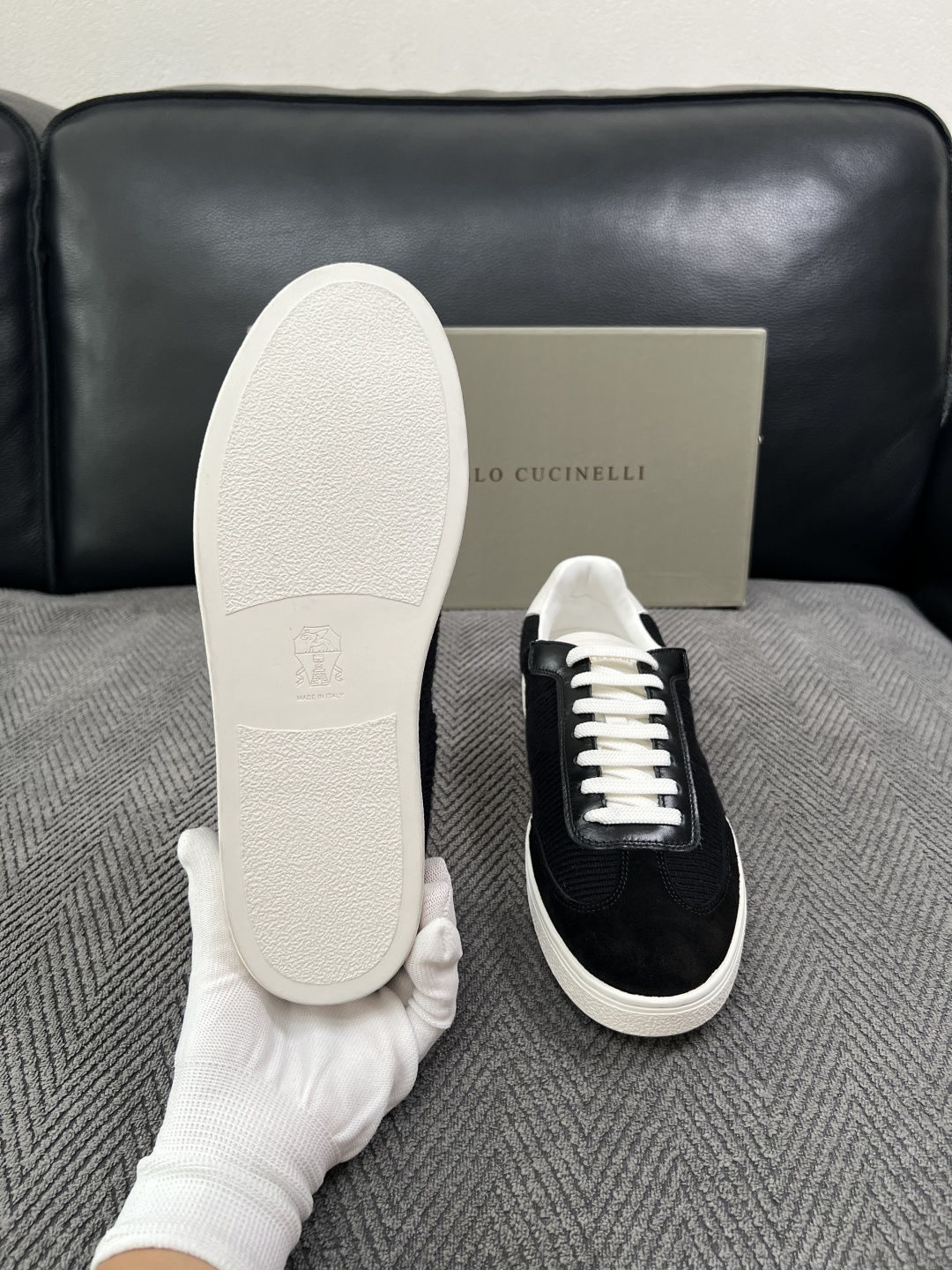 Brunello Cucinelli  高品质 顶级工艺品  BC  专柜同步原厂配置，意大利进口牛皮面料牛内里垫，高品
