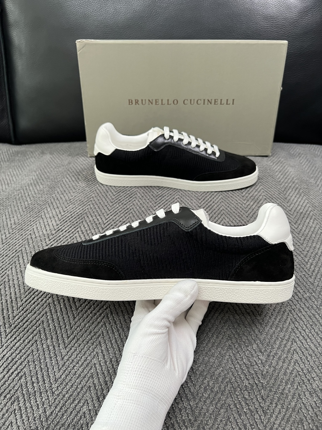 Brunello Cucinelli  高品质 顶级工艺品  BC  专柜同步原厂配置，意大利进口牛皮面料牛内里垫，高品