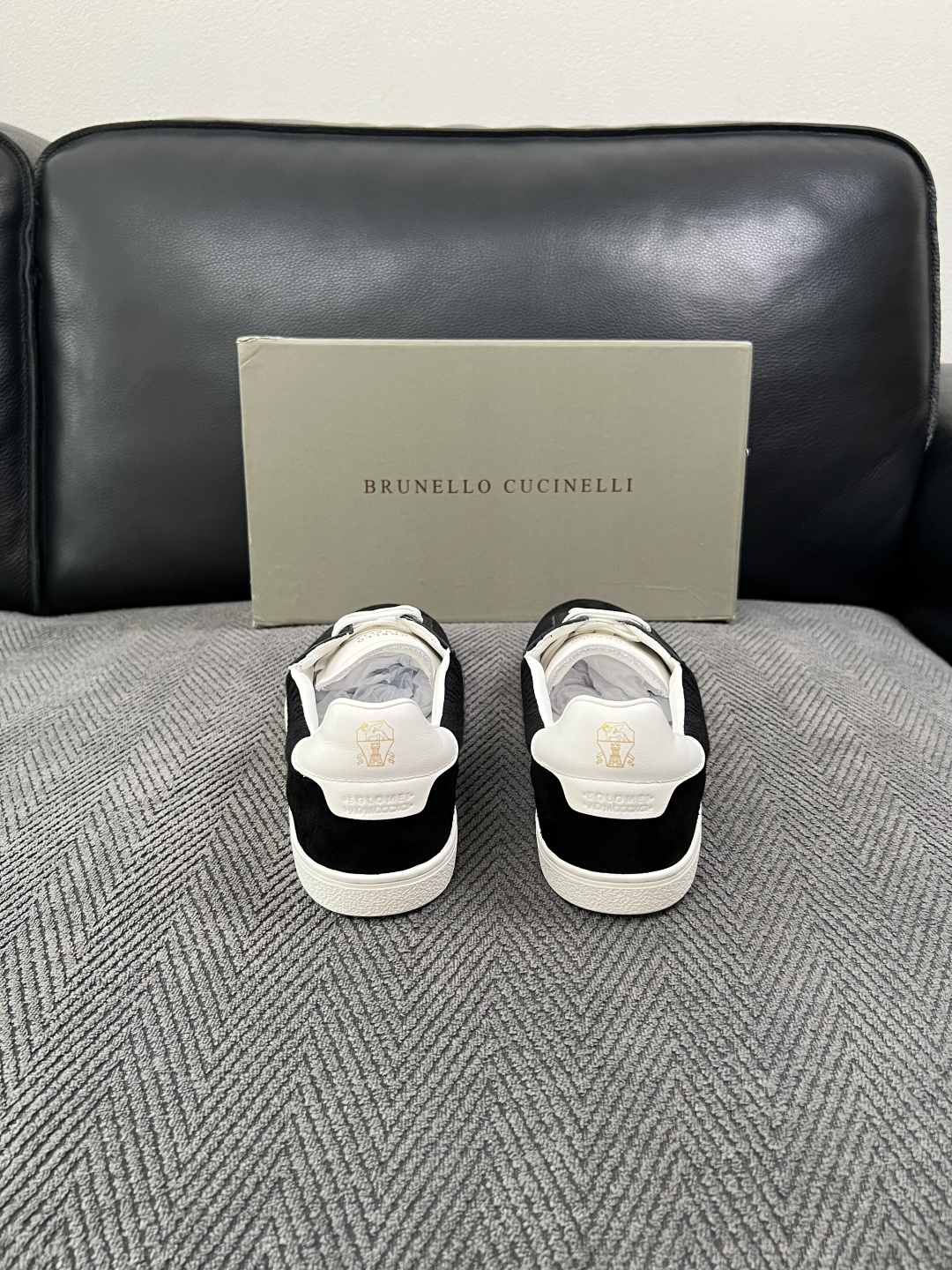Brunello Cucinelli  高品质 顶级工艺品  BC  专柜同步原厂配置，意大利进口牛皮面料牛内里垫，高品