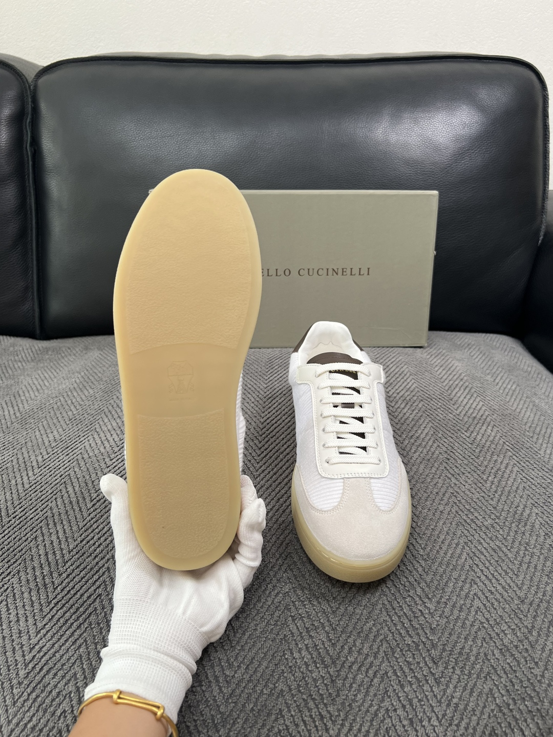 Brunello Cucinelli  高品质 顶级工艺品  BC  专柜同步原厂配置，意大利进口牛皮面料牛内里垫，高品