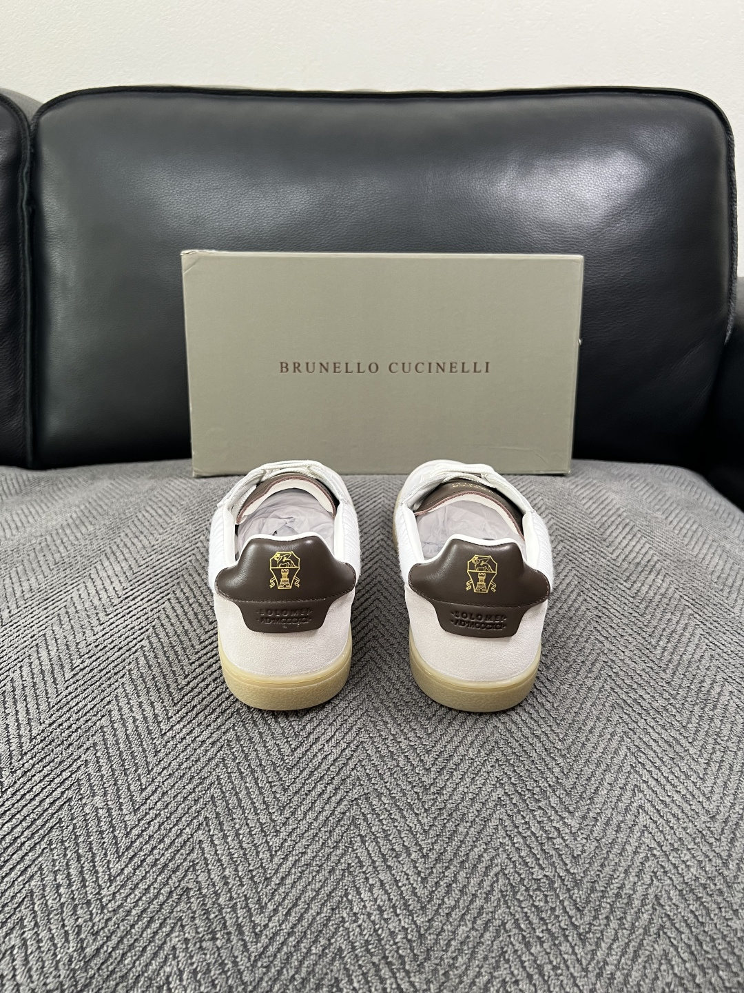 Brunello Cucinelli  高品质 顶级工艺品  BC  专柜同步原厂配置，意大利进口牛皮面料牛内里垫，高品
