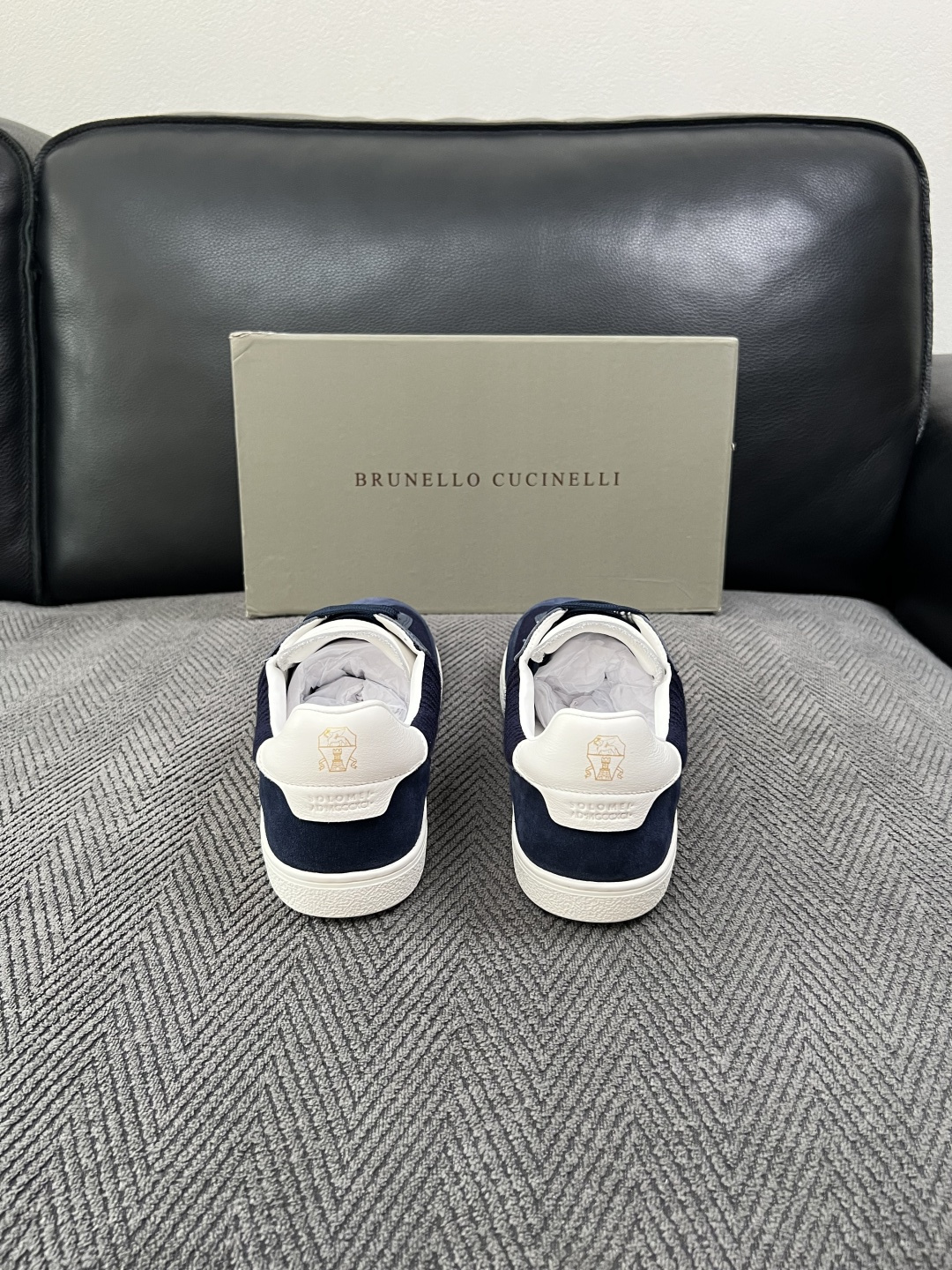 Brunello Cucinelli  高品质 顶级工艺品  BC  专柜同步原厂配置，意大利进口牛皮面料牛内里垫，高品