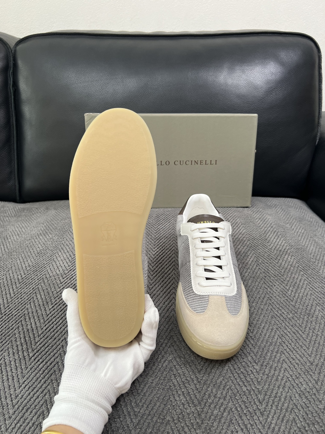 Brunello Cucinelli  高品质 顶级工艺品  BC  专柜同步原厂配置，意大利进口牛皮面料牛内里垫，高品