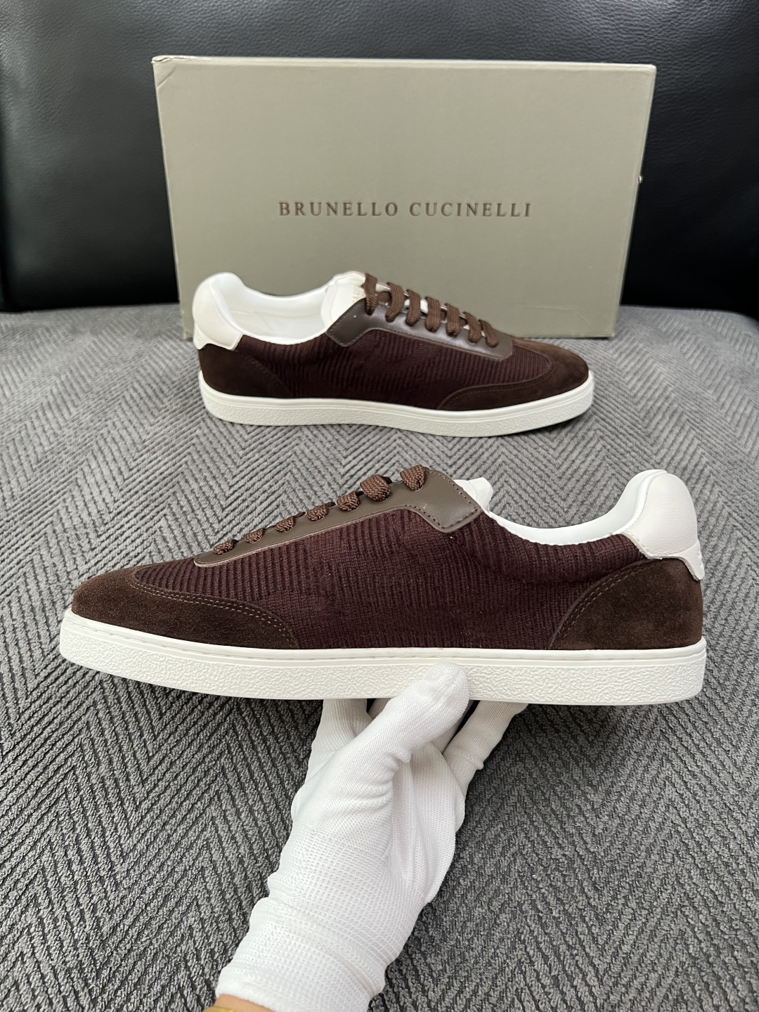 Brunello Cucinelli  高品质 顶级工艺品  BC  专柜同步原厂配置，意大利进口牛皮面料牛内里垫，高品