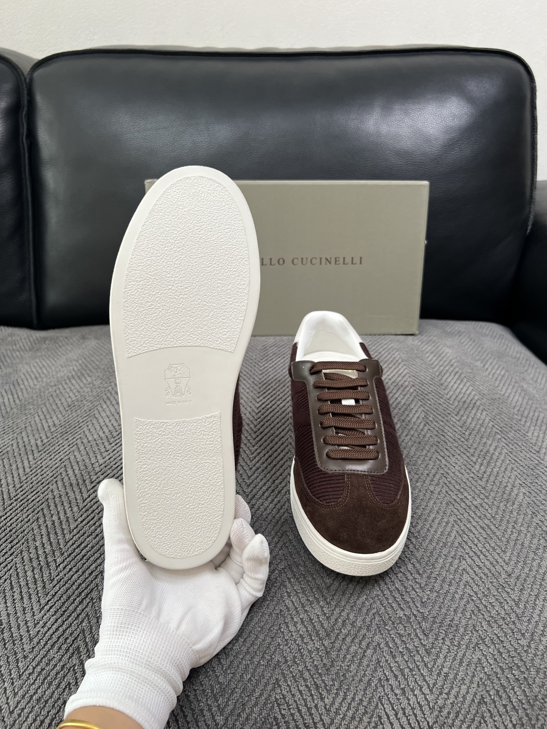 Brunello Cucinelli  高品质 顶级工艺品  BC  专柜同步原厂配置，意大利进口牛皮面料牛内里垫，高品